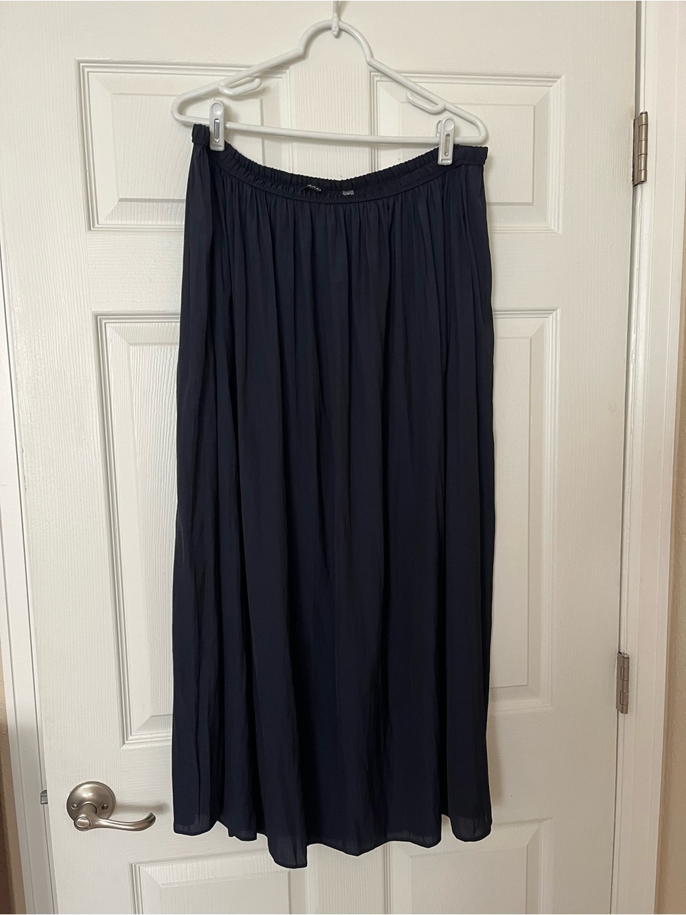 T Tahari Navy Blue Maxi Skirt - Flowing Full-Length Style